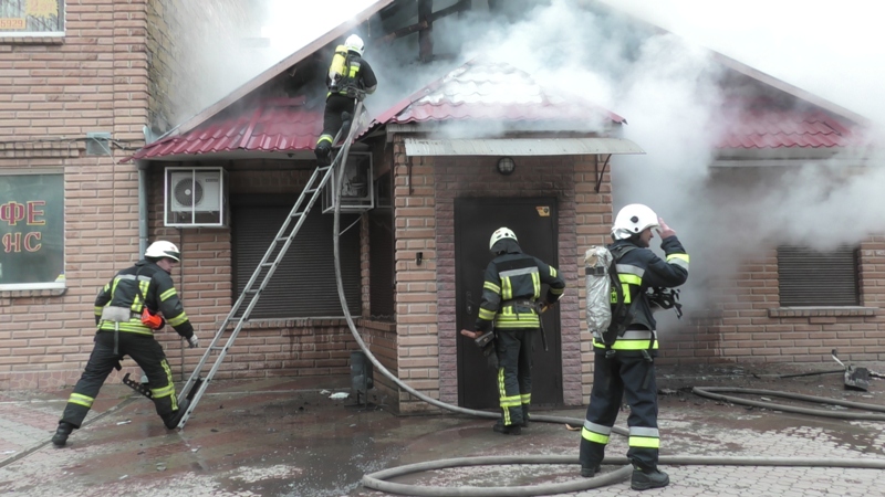 м.Херсон: ліквідовано пожежу у приватній будівлі